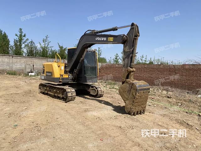 駕駛室頂部(整機外觀) 駕駛室頂部(整機外觀)