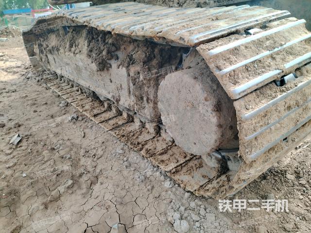 左側(cè)履帶整體?（行走機(jī)構(gòu)）