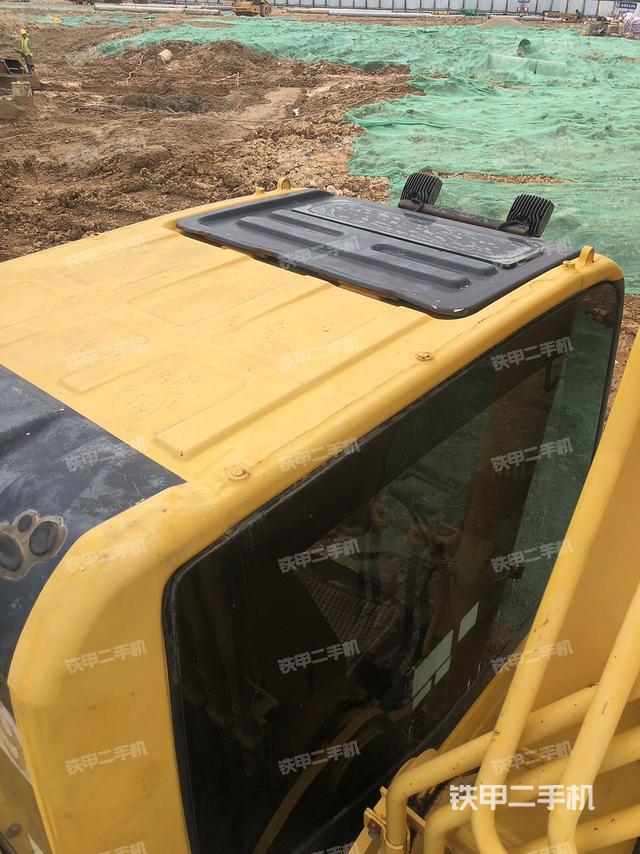 驾驶室顶部（整机外观）