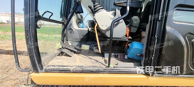 驾驶室整体（整机外观）