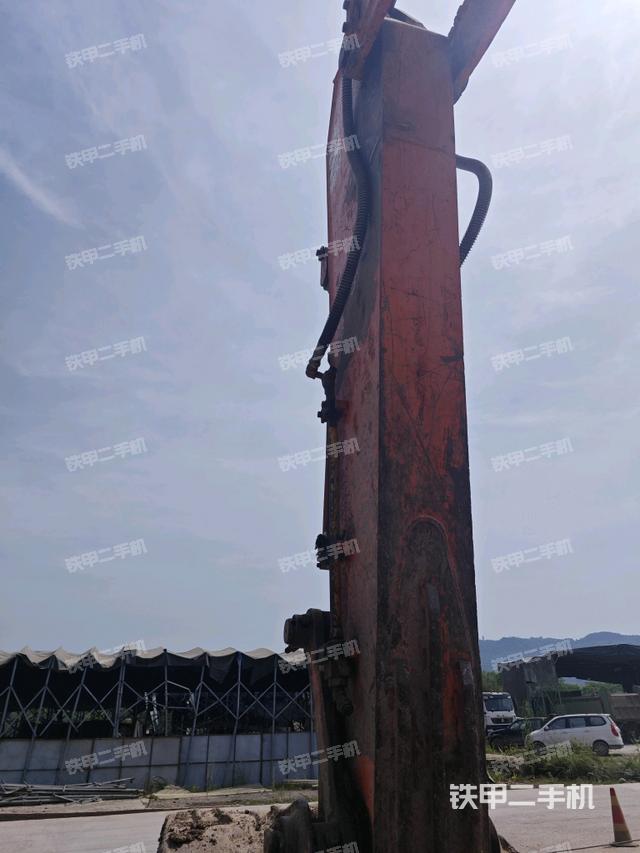 小臂整体左后（工作和回转装置）