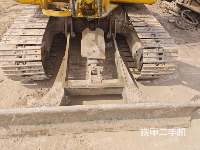 转盘和下车架正前（工作和回转装置）