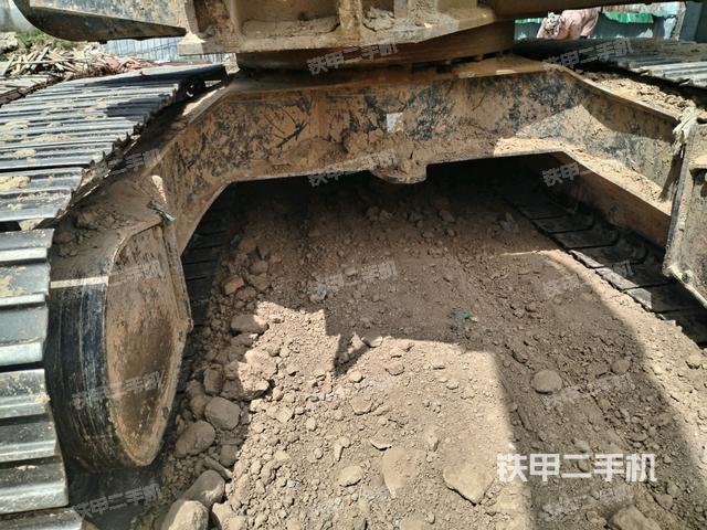 轉(zhuǎn)盤和下車架正前（工作和回轉(zhuǎn)裝置）