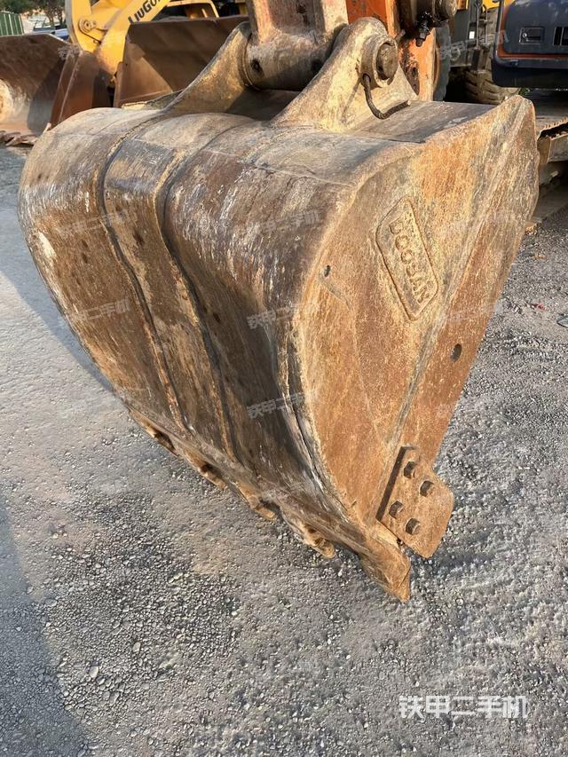 大臂整體?右側（工作和回轉裝置）