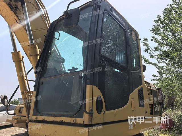 大臂油缸整體?豎拍（工作和回轉(zhuǎn)裝置）