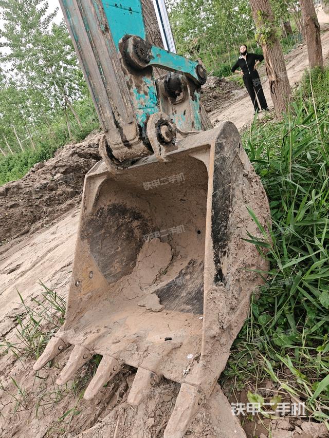 鏟斗右后整體（工作和回轉(zhuǎn)裝置）