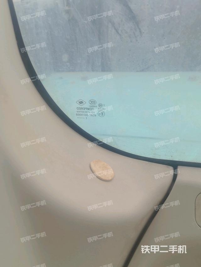 后窗玻璃角標（駕駛室部分）