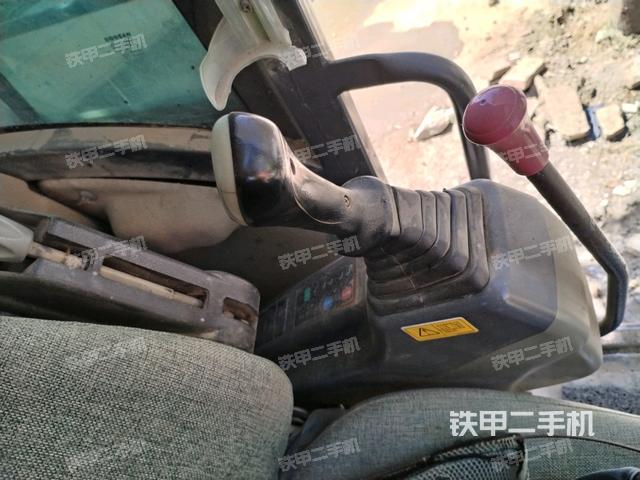 座椅左側(cè)控制臺(tái)/音響/含左手柄（駕駛室部分）