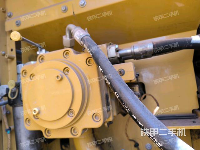 液壓泵斜45?左（大件艙室）