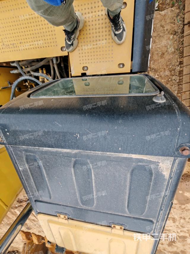 氣門室蓋螺絲特寫（上車部件）