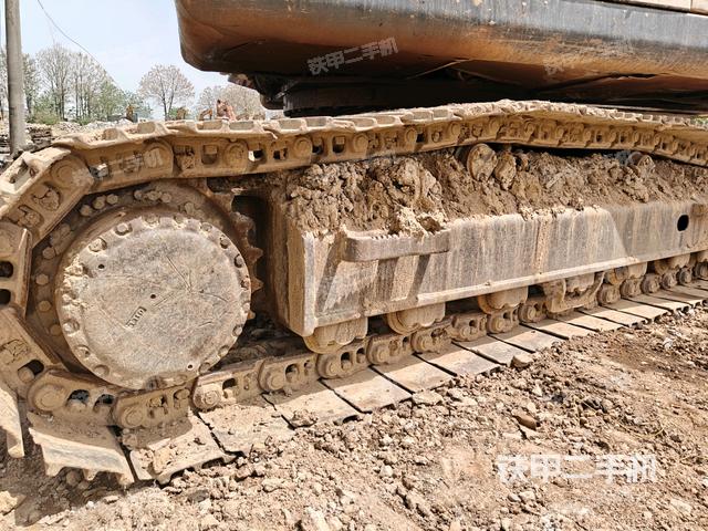 左驅(qū)動(dòng)輪（行走機(jī)構(gòu)）