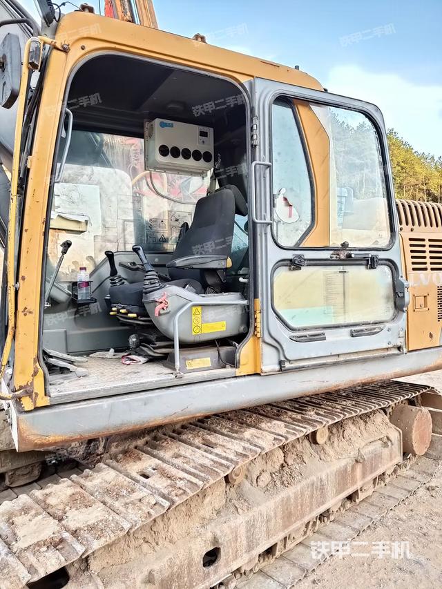 驾驶室整体（整机外观）