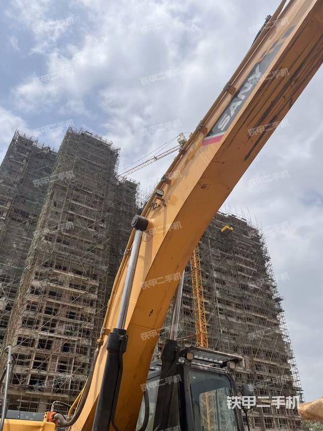 大臂根部?斜視（工作和回轉(zhuǎn)裝置）