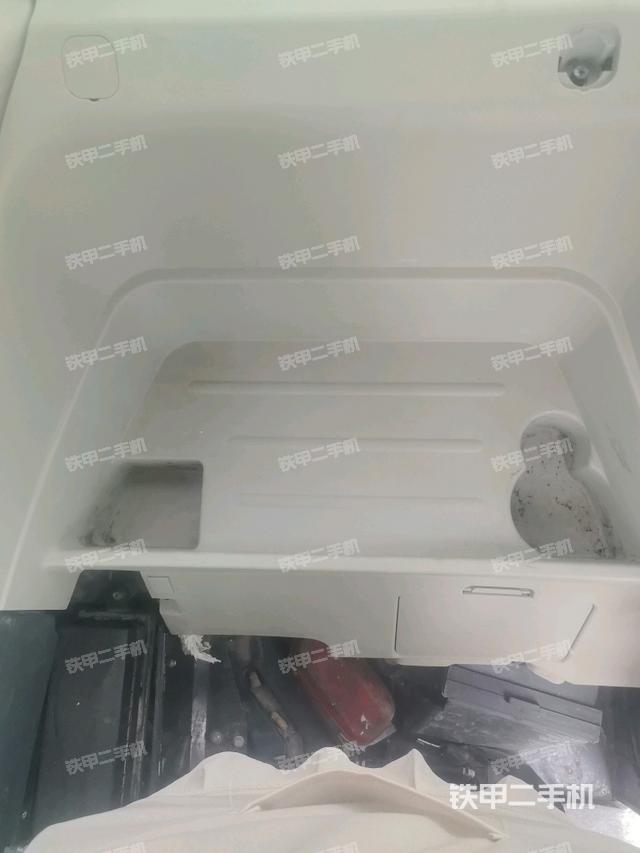 座椅后部（駕駛室部分）