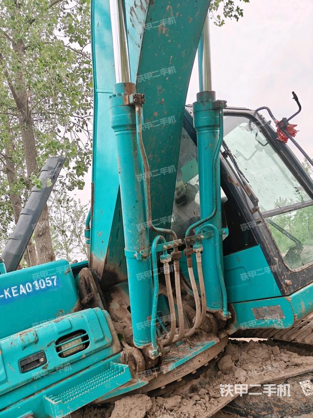 大臂背部俯視（工作和回轉(zhuǎn)裝置）