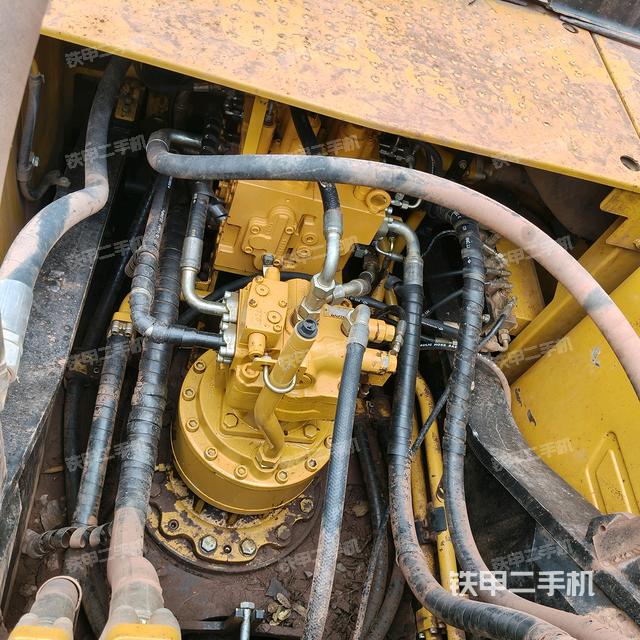 回轉(zhuǎn)馬達和主控閥（整機外觀）