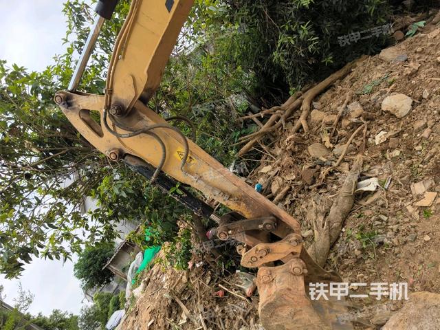 大臂背部俯視(工作和回轉(zhuǎn)裝置) 大臂背部俯視(工作和回轉(zhuǎn)裝置)