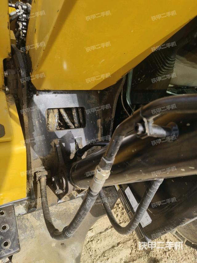 小臂整體右前（工作和回轉裝置）