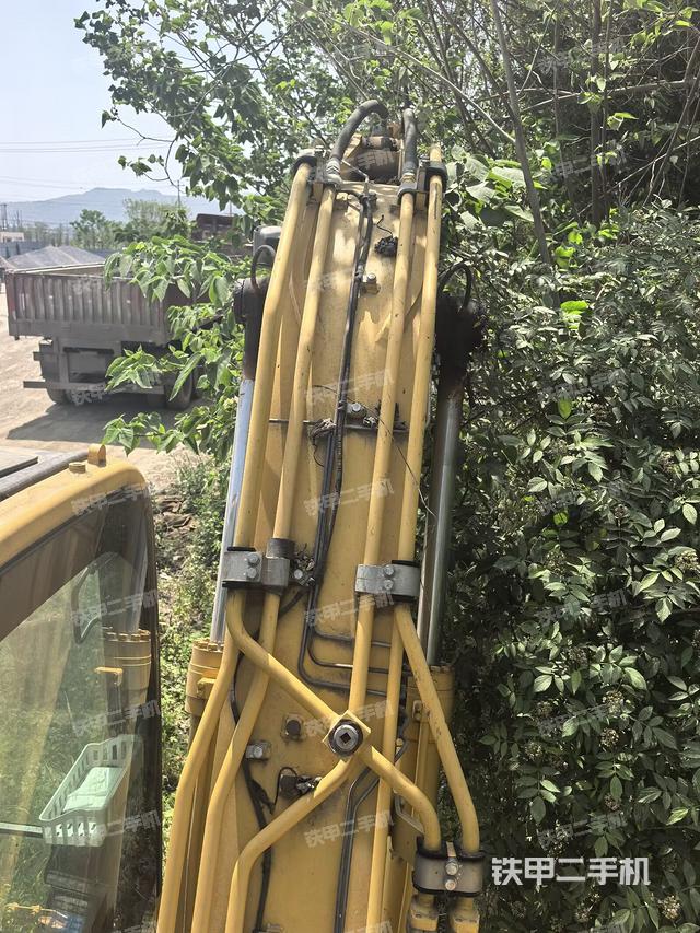 大臂背部俯視（工作和回轉(zhuǎn)裝置）