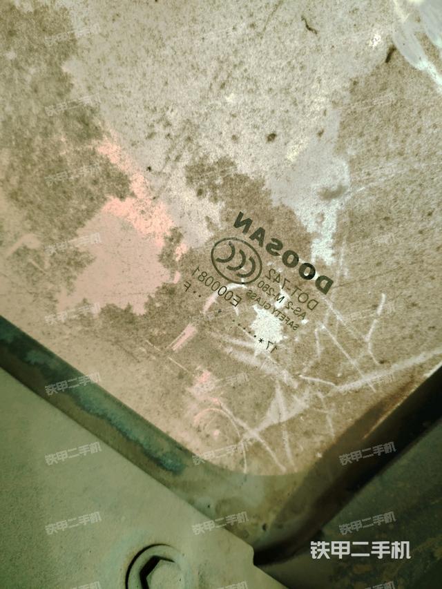 后窗玻璃角標(biāo)（駕駛室部分）