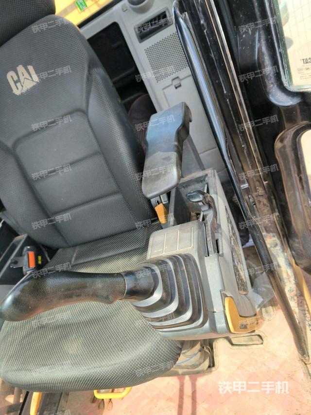 座椅左側(cè)控制臺(tái)/音響/含左手柄（駕駛室部分）