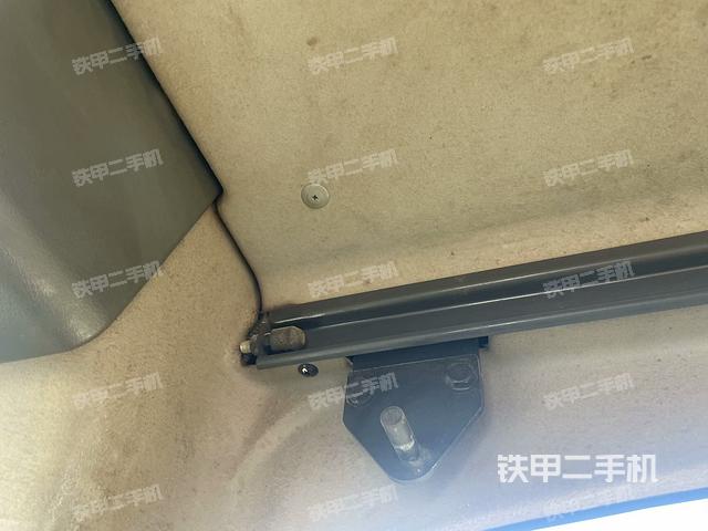 駕駛室頂部（整機(jī)外觀）