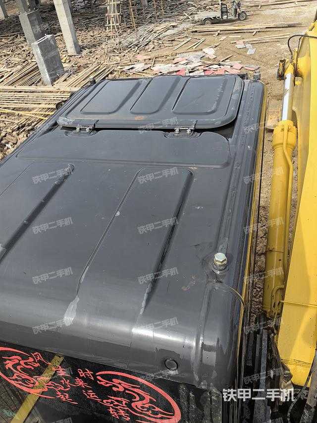 驾驶室顶部（整机外观）