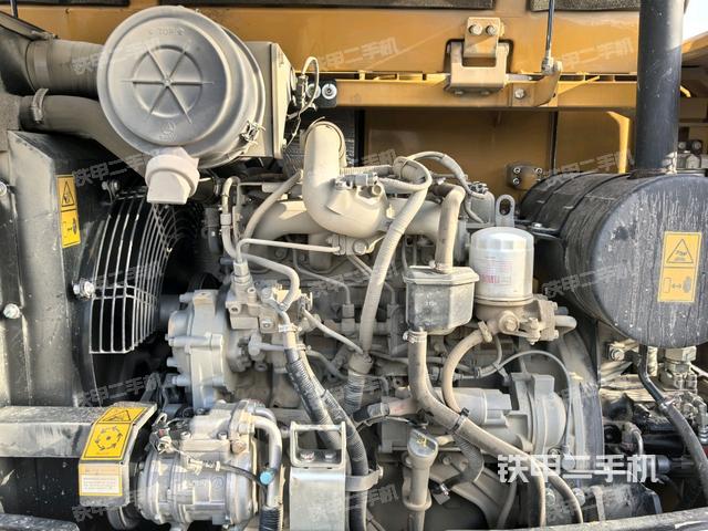 發(fā)動(dòng)機(jī)室（上車部件）