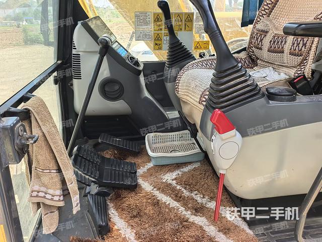 座椅后部（駕駛室部分）