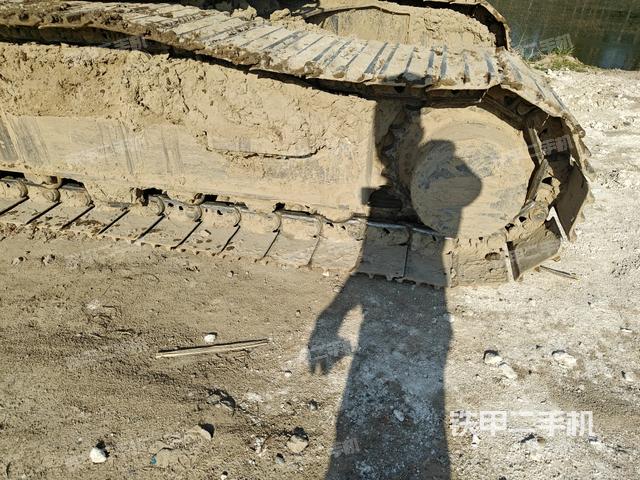 右驅(qū)動(dòng)輪（行走機(jī)構(gòu)）