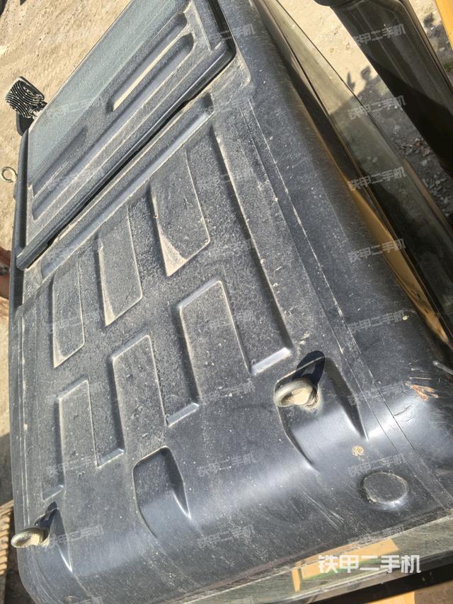 駕駛室頂部（整機(jī)外觀）