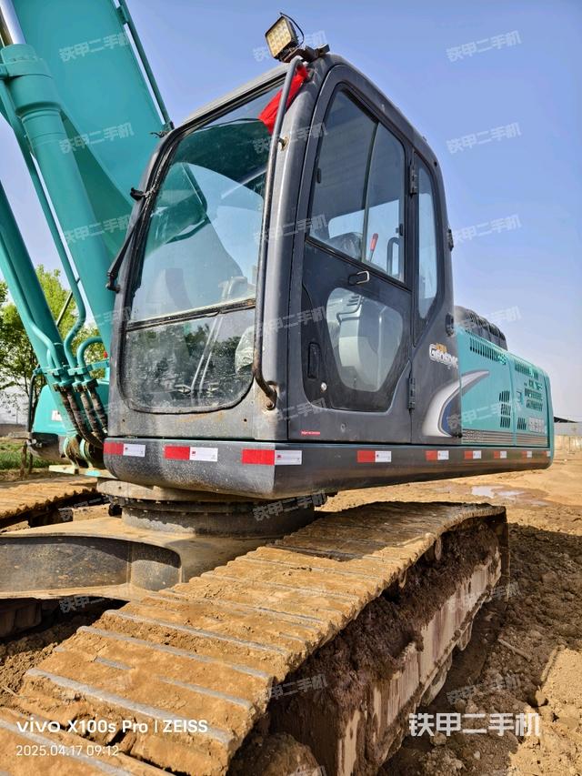 駕駛室整體（整機(jī)外觀）