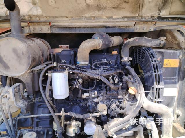 發(fā)動(dòng)機(jī)室（上車部件）