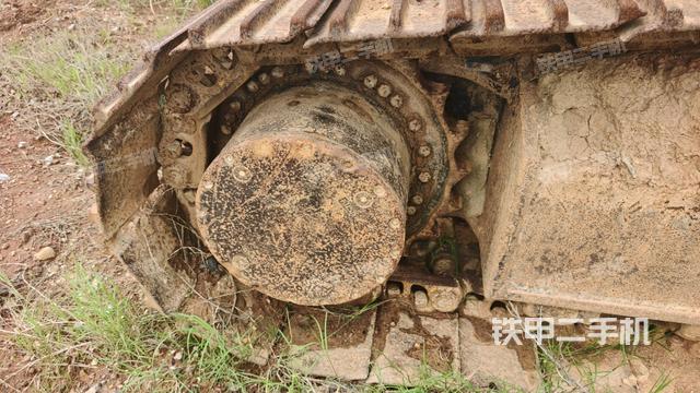 右驅(qū)動輪（行走機構(gòu)）