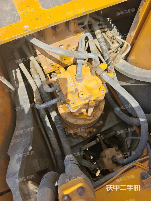 回轉(zhuǎn)馬達(dá)和主控閥（整機外觀）