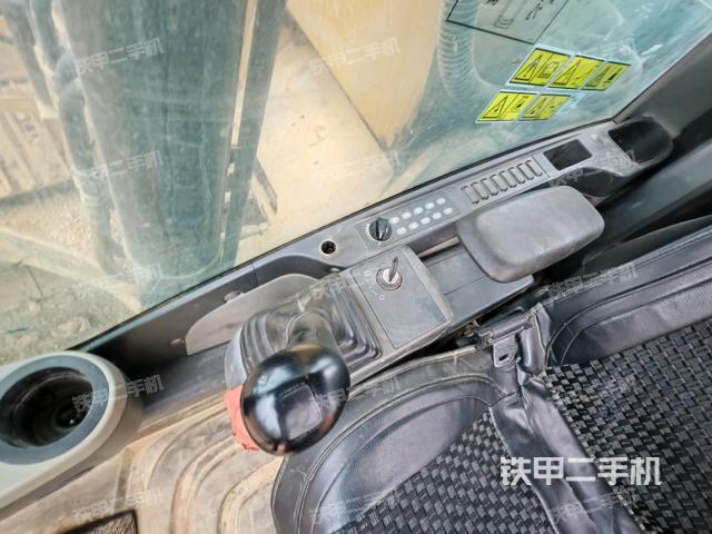 座椅右側控制臺/鑰匙門/油門/含右手柄（駕駛室部分）