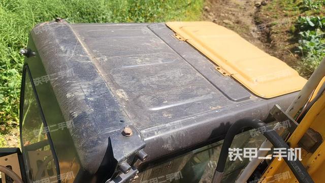 驾驶室顶部（整机外观）