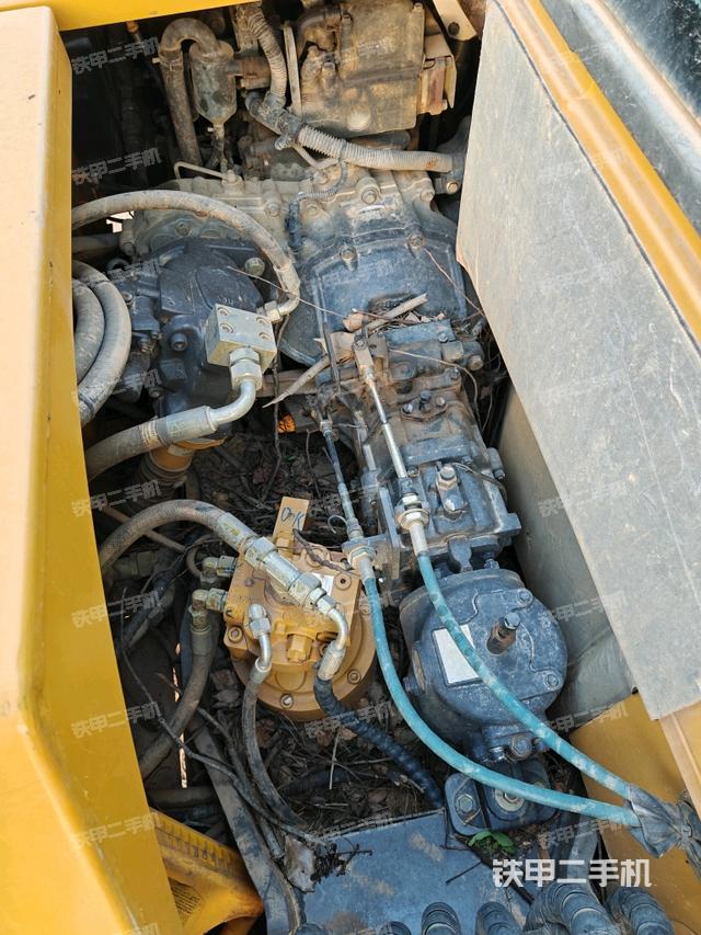 回轉(zhuǎn)馬達和主控閥（整機外觀）