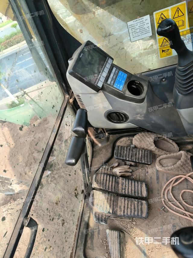 座椅后部(駕駛室部分) 座椅后部(駕駛室部分)