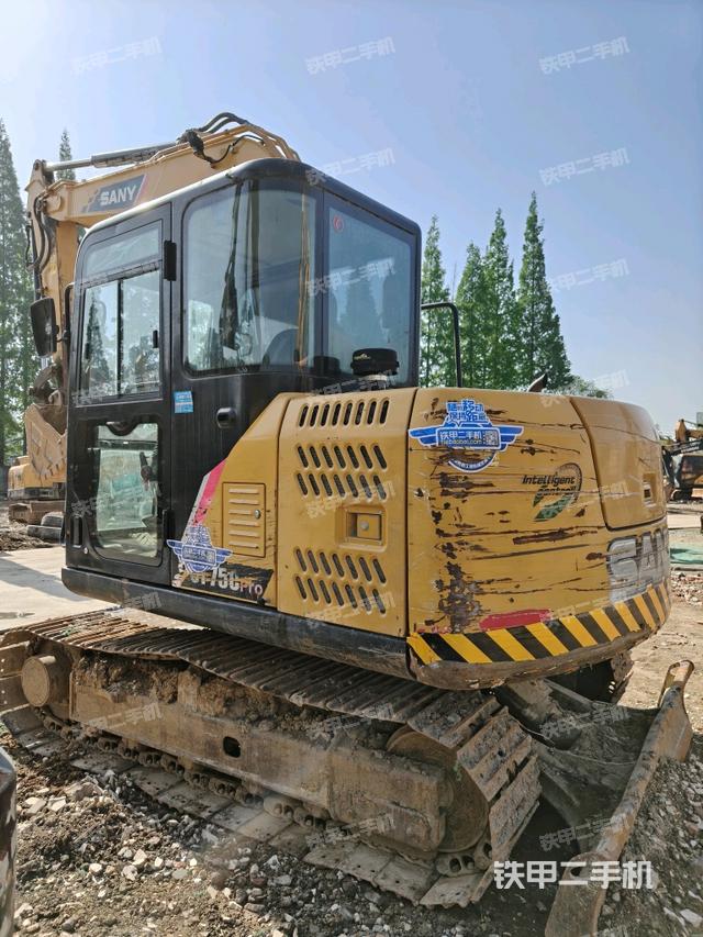 液壓泵艙室正面整體（整機(jī)外觀）