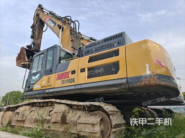 液壓泵艙室正面整體(整機(jī)外觀) 液壓泵艙室正面整體(整機(jī)外觀)