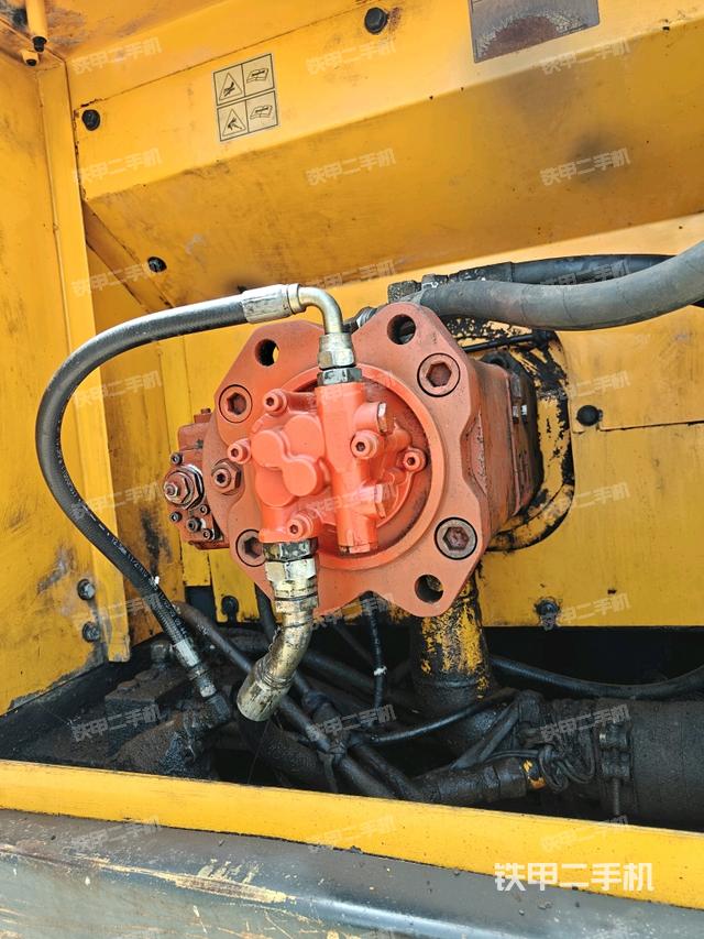 液壓泵斜45?左（大件艙室）