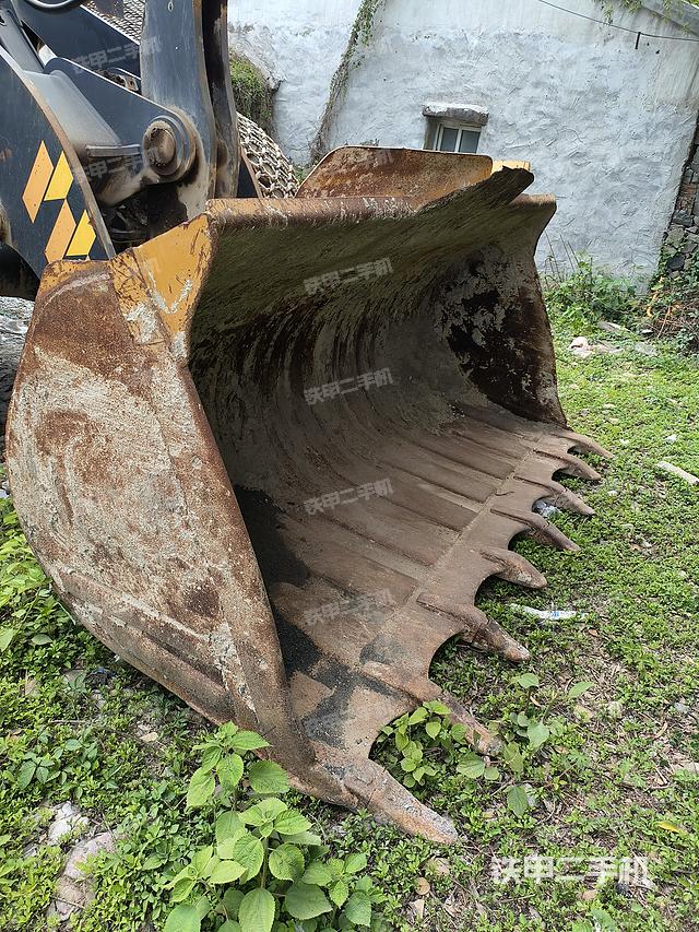 工作裝置整體（整機(jī)外觀及大件）