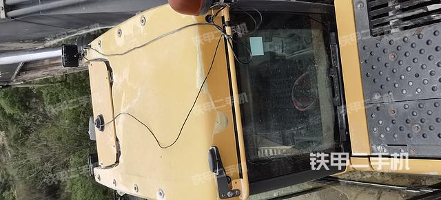 驾驶室顶部（整机外观）