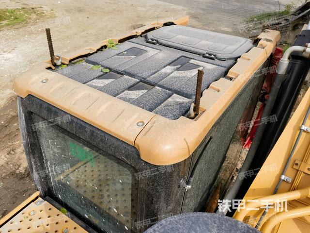 駕駛室頂部(整機外觀) 駕駛室頂部(整機外觀)