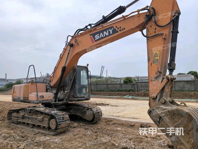 右前45(整機(jī)外觀) 右前45(整機(jī)外觀)