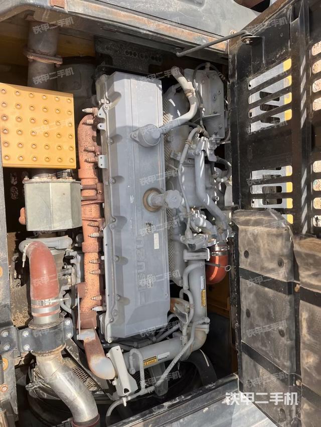 中央回轉(zhuǎn)接頭特寫（上車部件）