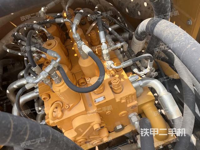 氣門室蓋螺絲特寫（上車部件）