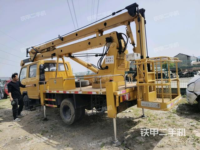 整機(jī)左側(cè)(設(shè)備外觀及核心部件) 整機(jī)左側(cè)(設(shè)備外觀及核心部件)