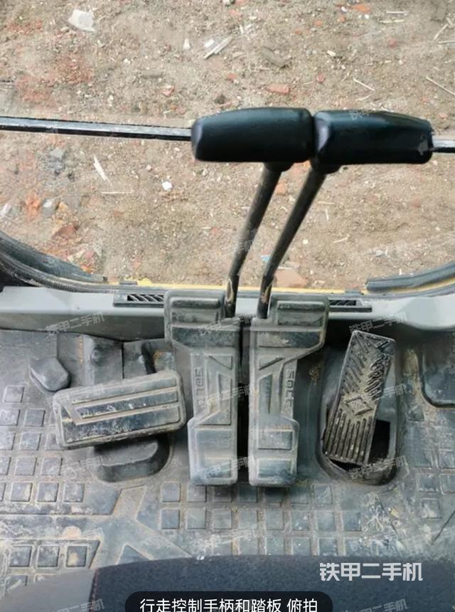 駕駛室整體(整機外觀) 駕駛室整體(整機外觀)